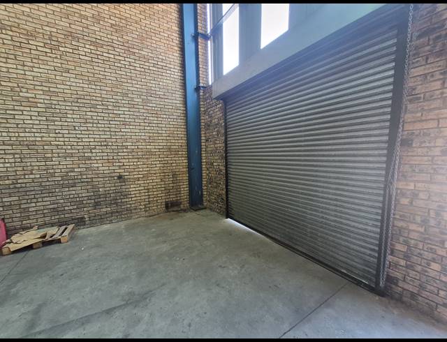 90M² WAREHOUSE TO LET IN TULISA PARK